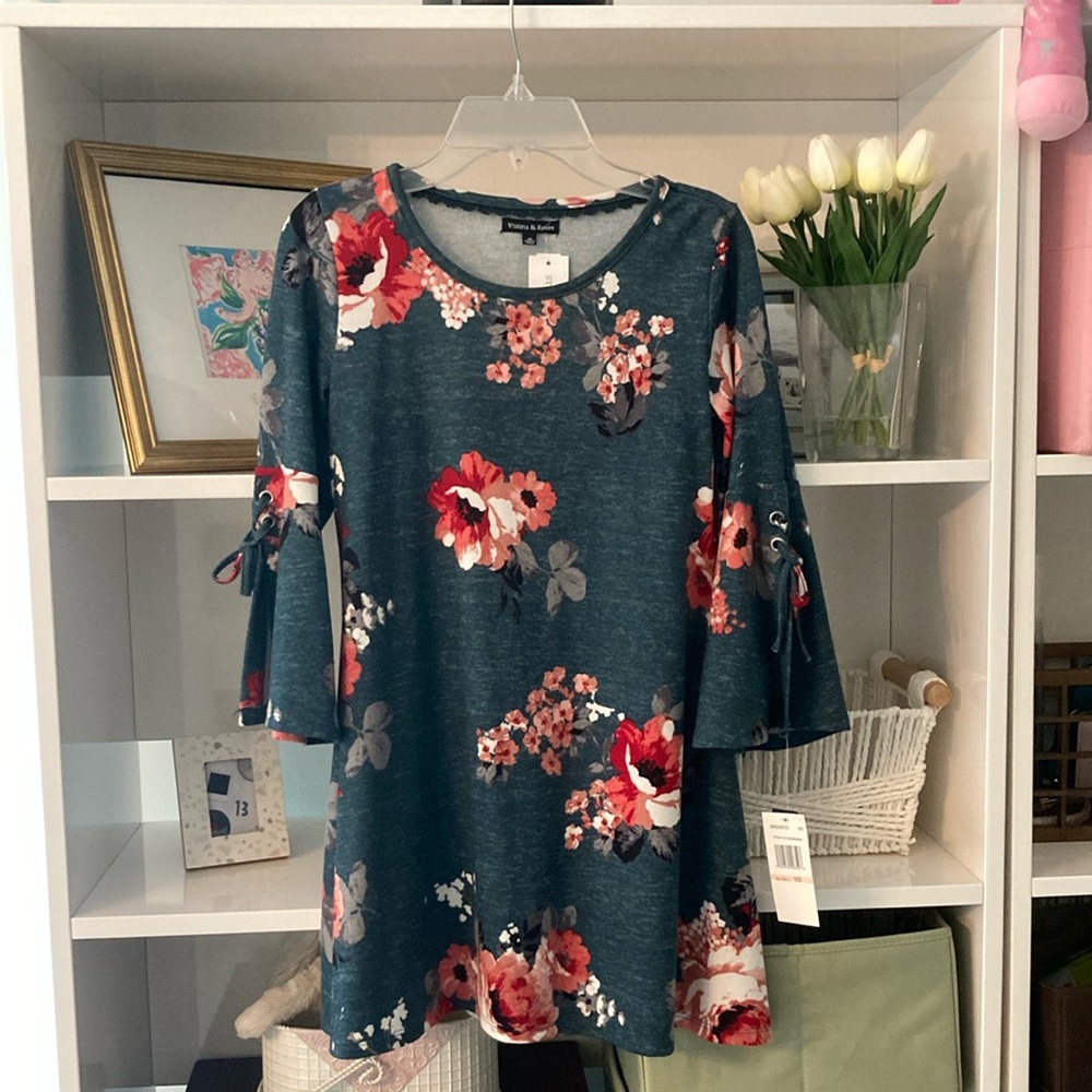 Floral dress with unique 3/4 sleeves